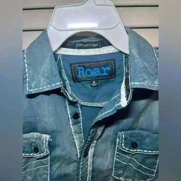 ROAR Boys Distressed Dress Button Down Shirt, long Sleeves Size Medium A0028 - Picture 3 of 4